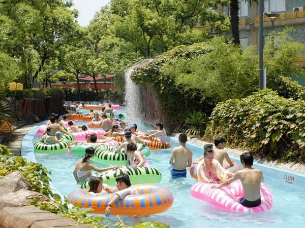 水上乐园游玩