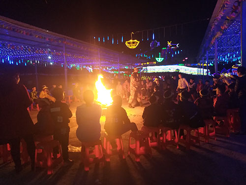 篝火晚会聚会