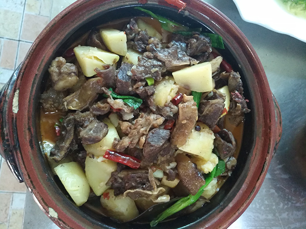 土豆焖牛腩