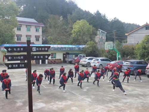 企业军事团建